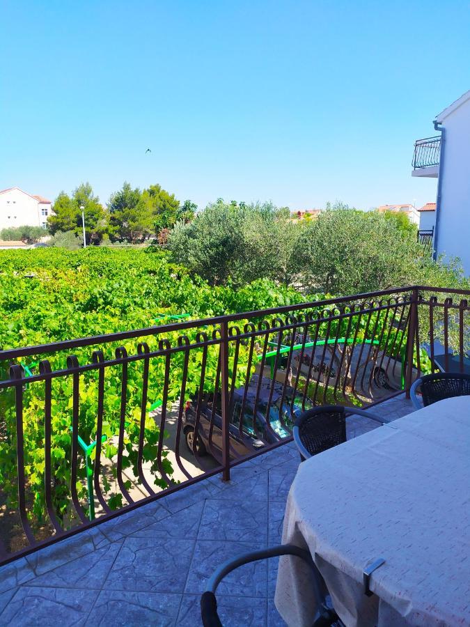 Apartments Samodol Vodice Esterno foto
