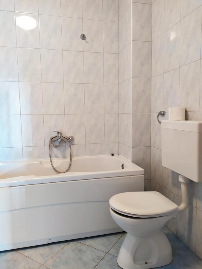 Apartments Samodol Vodice Esterno foto