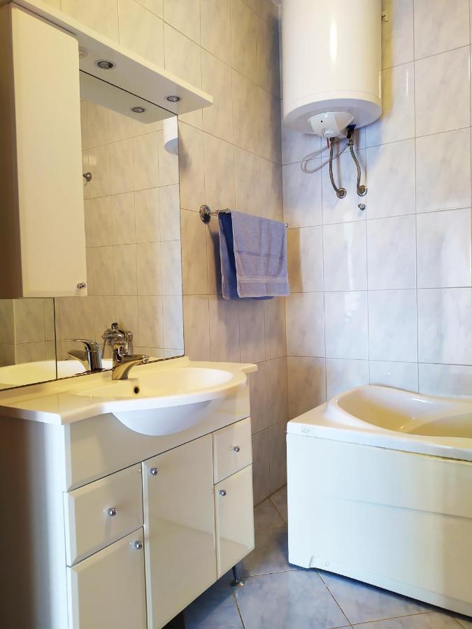 Apartments Samodol Vodice Esterno foto