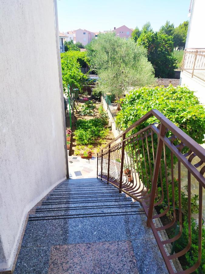 Apartments Samodol Vodice Esterno foto