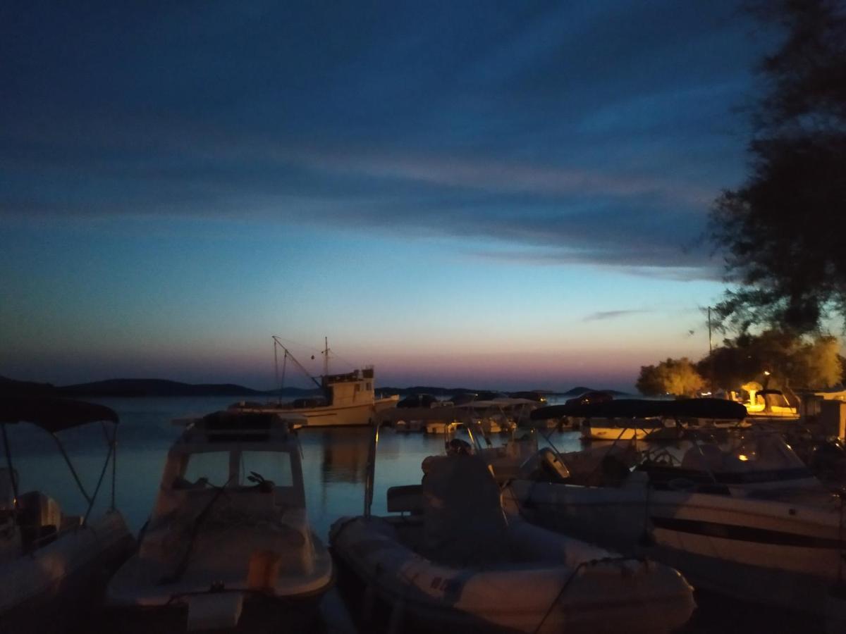 Apartments Samodol Vodice Esterno foto