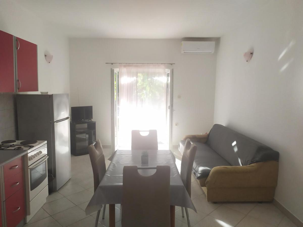Apartments Samodol Vodice Esterno foto