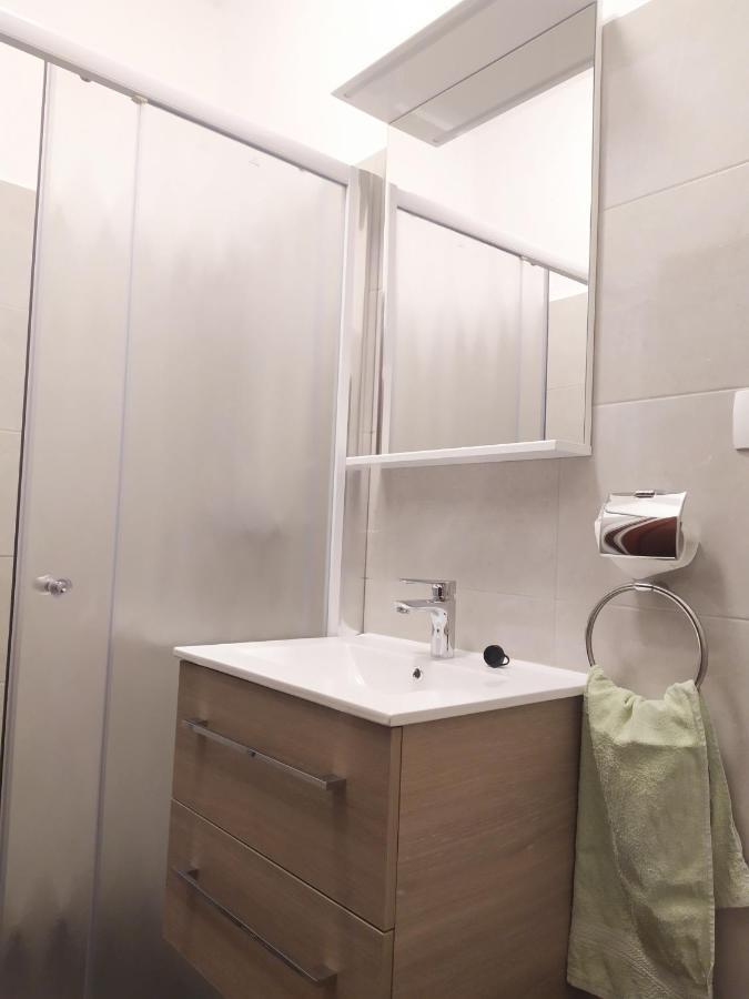 Apartments Samodol Vodice Esterno foto
