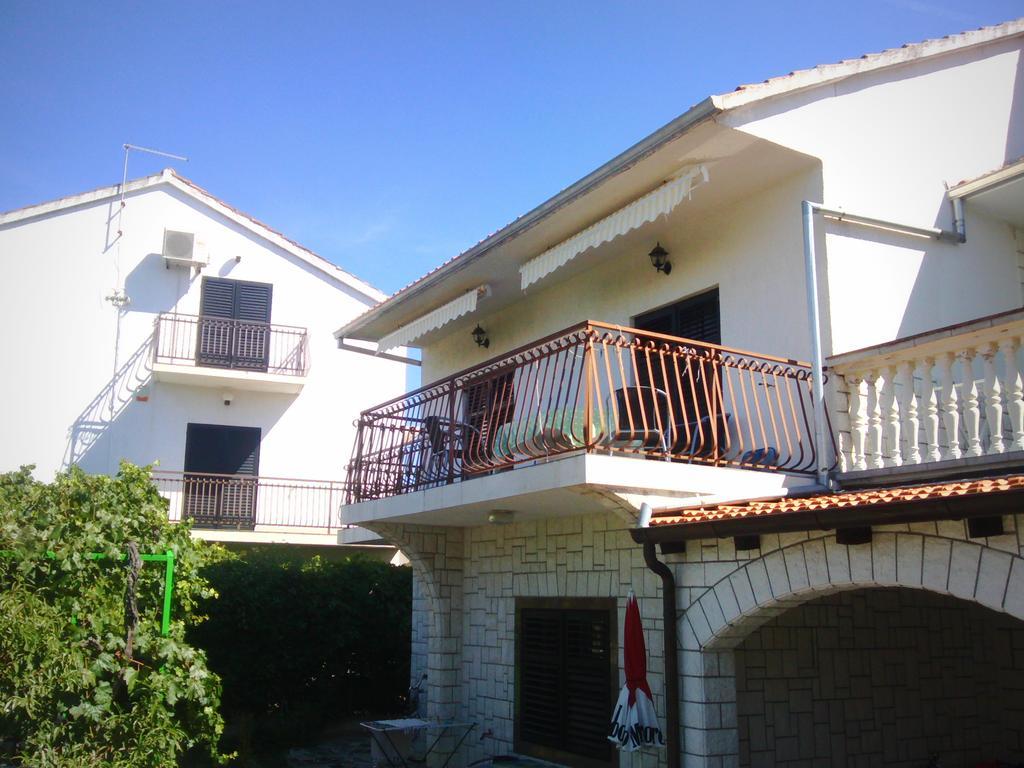 Apartments Samodol Vodice Esterno foto
